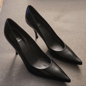 Stuart Weitzman size 5 black leather pumps